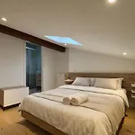 Cocon Mansardé - Velux Et Clim - Hyper Centre