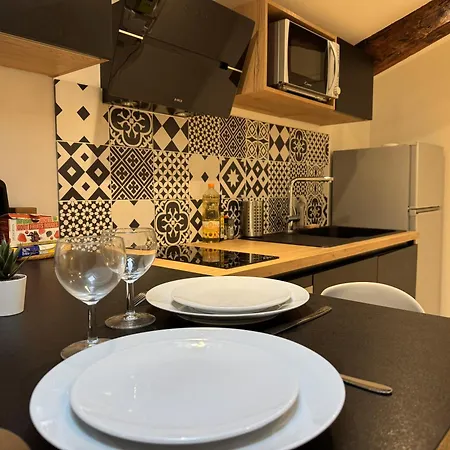 Apartment Cocon Mansarde - Velux Et Clim - Hyper Centre